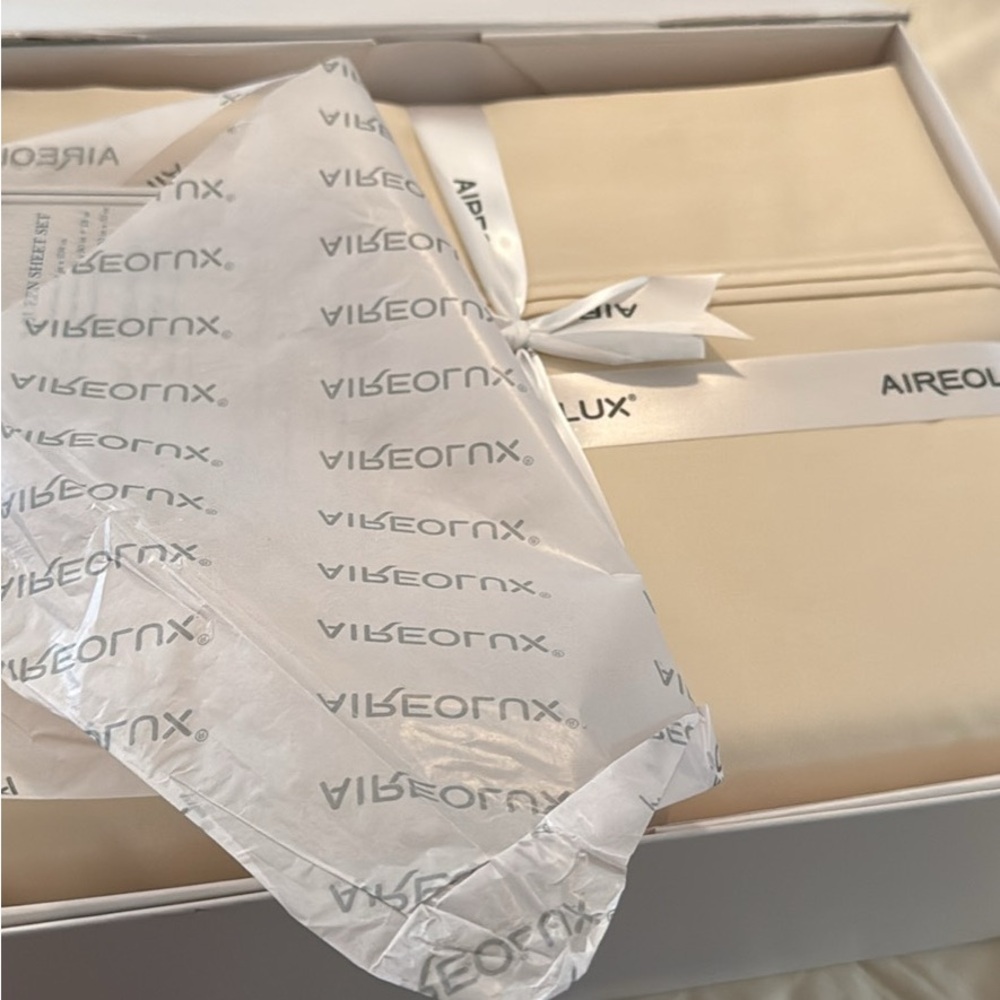 Elegant Cream Sheets for Luxurious Bedding